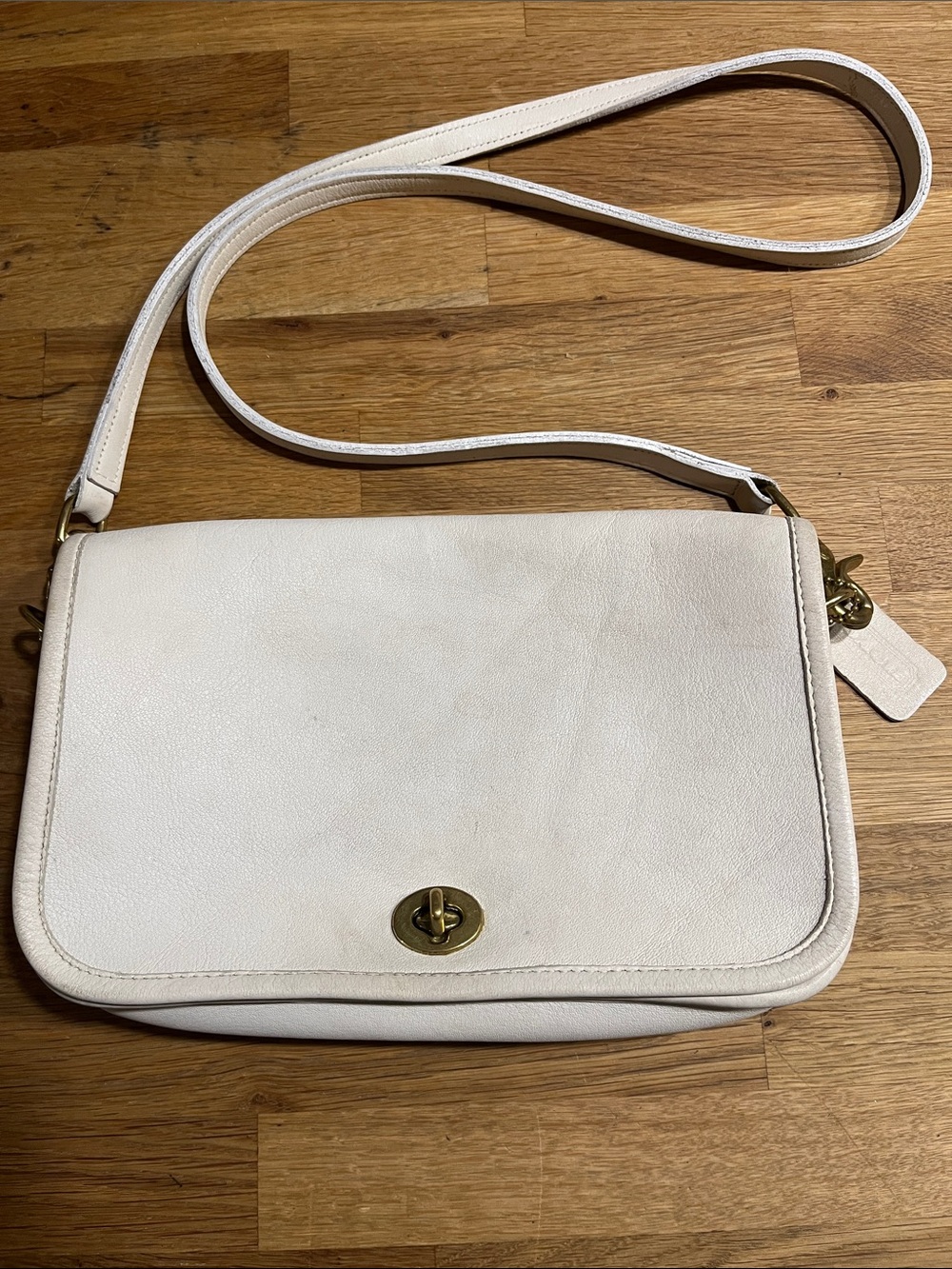 Vintage Cream Ivory Leather Coach Purse Bag with Brass Hardware No. 0952-325 - Picture 16 of 16